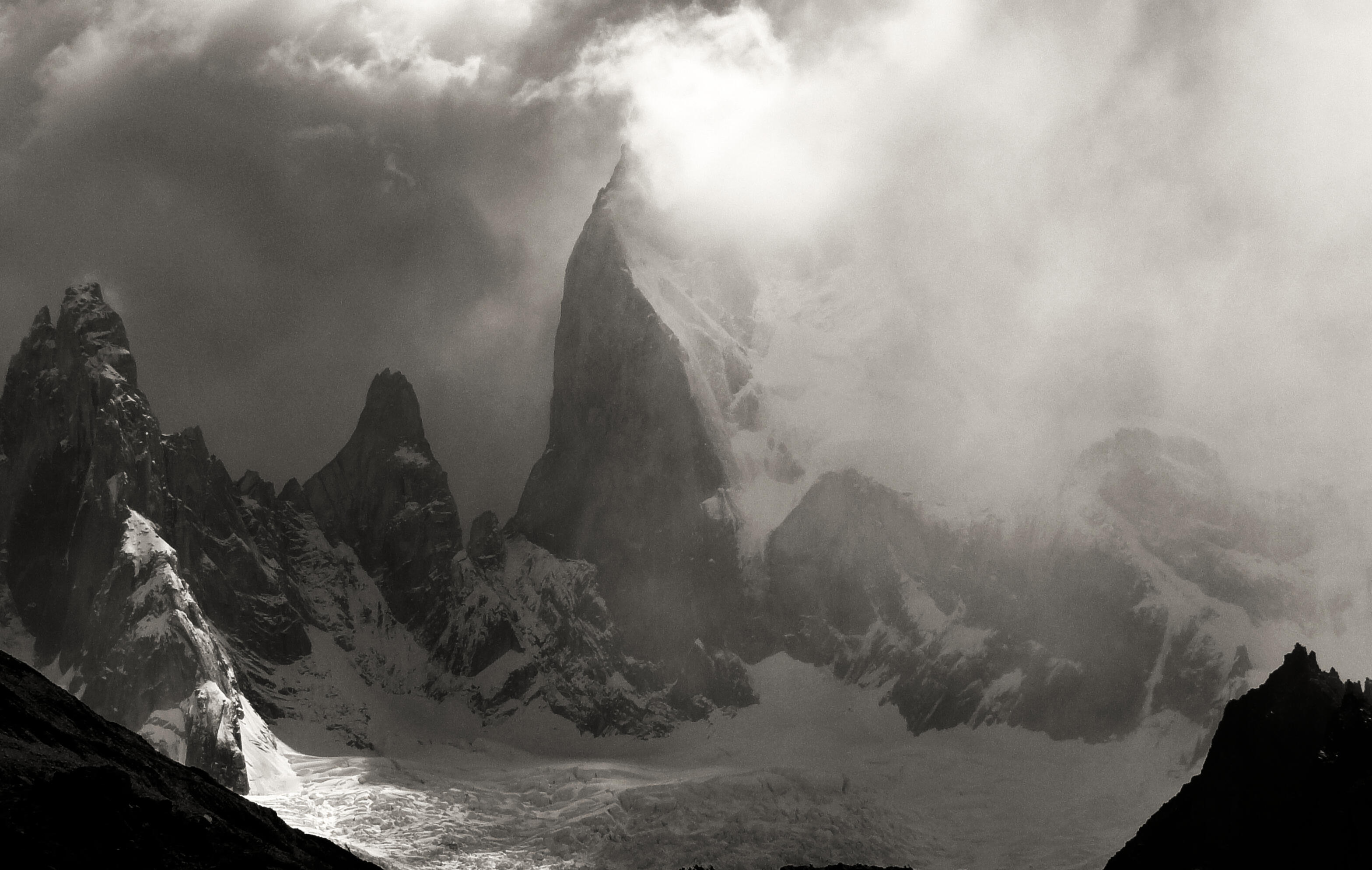 Patagonia, Torres del Paine - before disappearing again